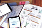 Verschiedene Apps und Notizbücher zum Tracken sind geöffnet.